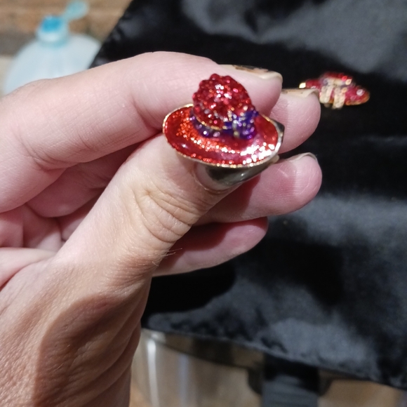 Vtg Red Hat Society Red & Purple Enamel Rhinestone Brooch And Ring (Sz 6.5) Set - Picture 5 of 9